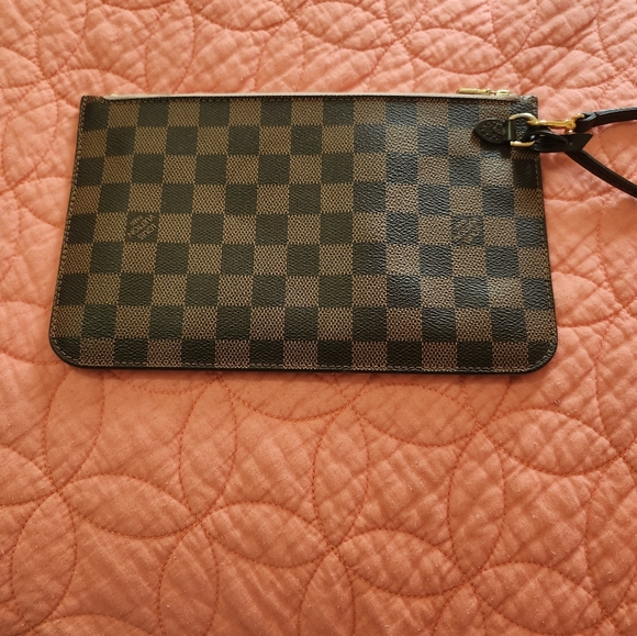 Authentic Louis Vuitton MM rose ballerine poshette. - Picture 5 of 6